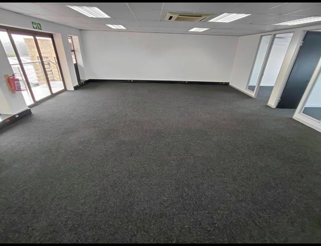 121M² OFFICE TO LET IN HURLINGHAM